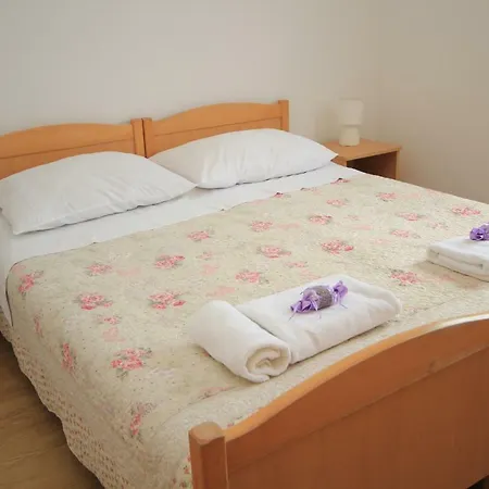 Apartment Comfort Sea View With Parking And Two Bedrooms Baska Voda
